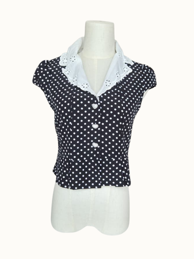 Vintage-Inspired Polka Dot Blouse with Lace Collar