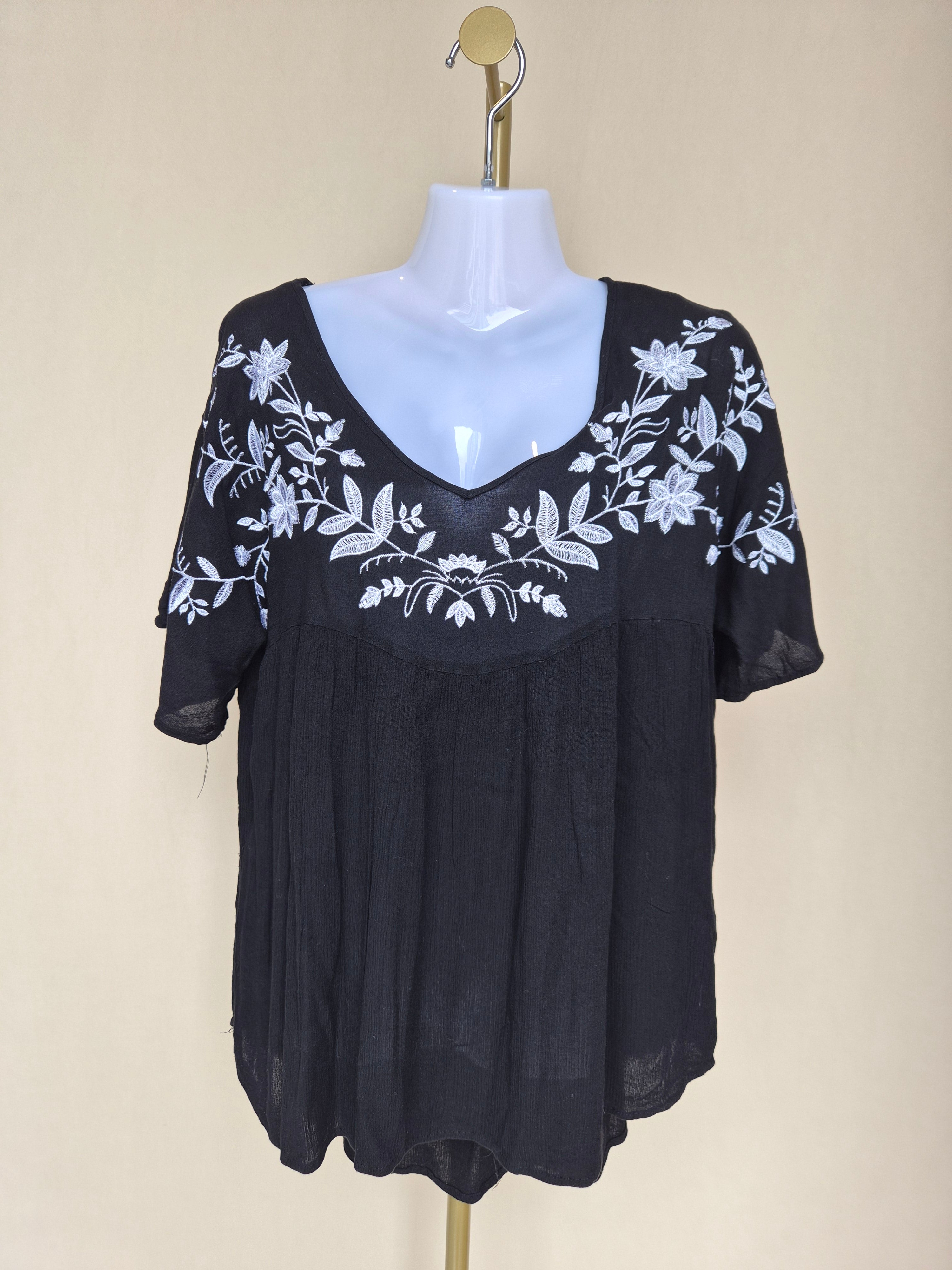 VICI Black Embroidered Floral Boho Blouse (Size S)