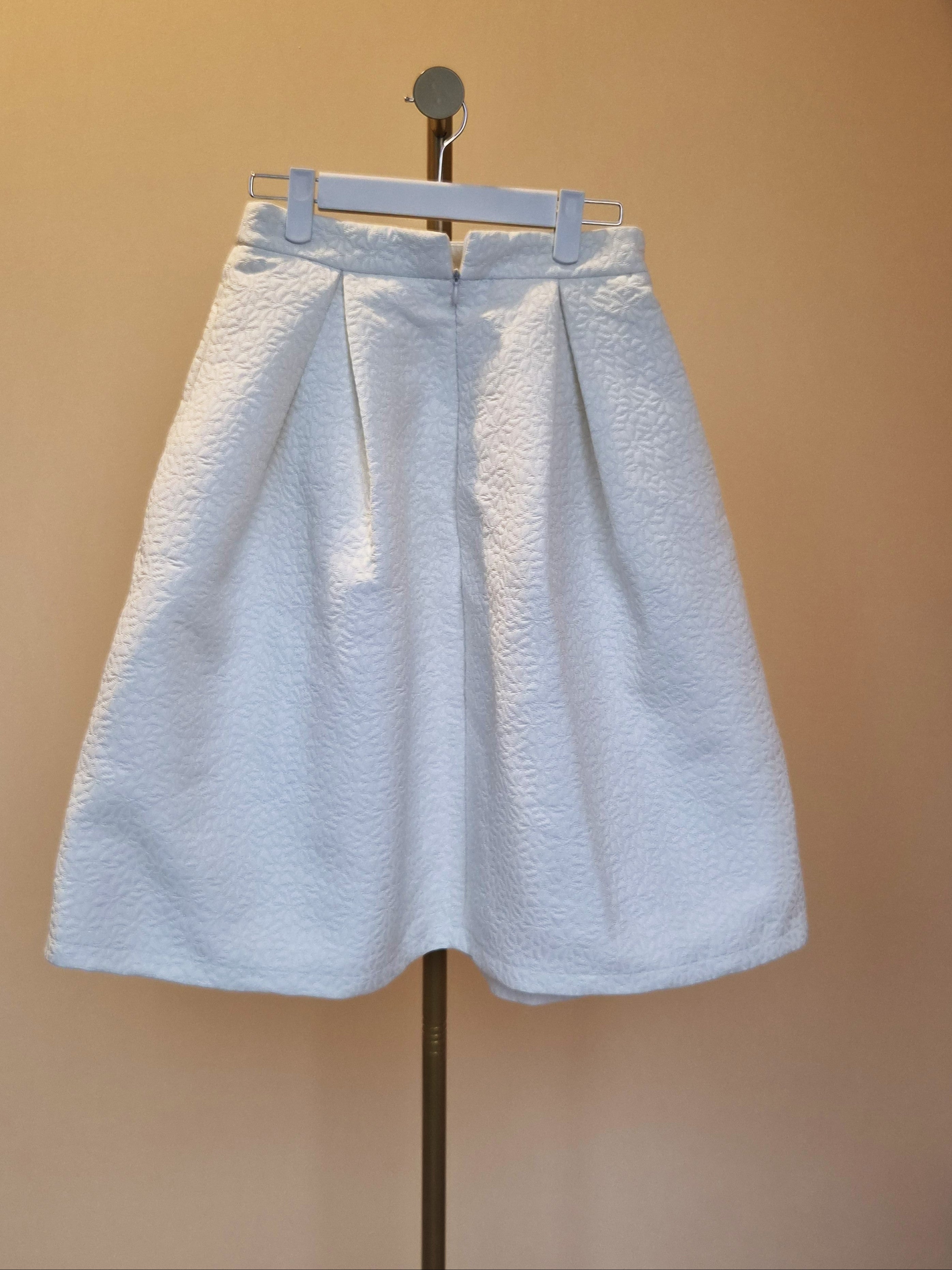 Twenty3 White Textured Flared Skirt – Size S