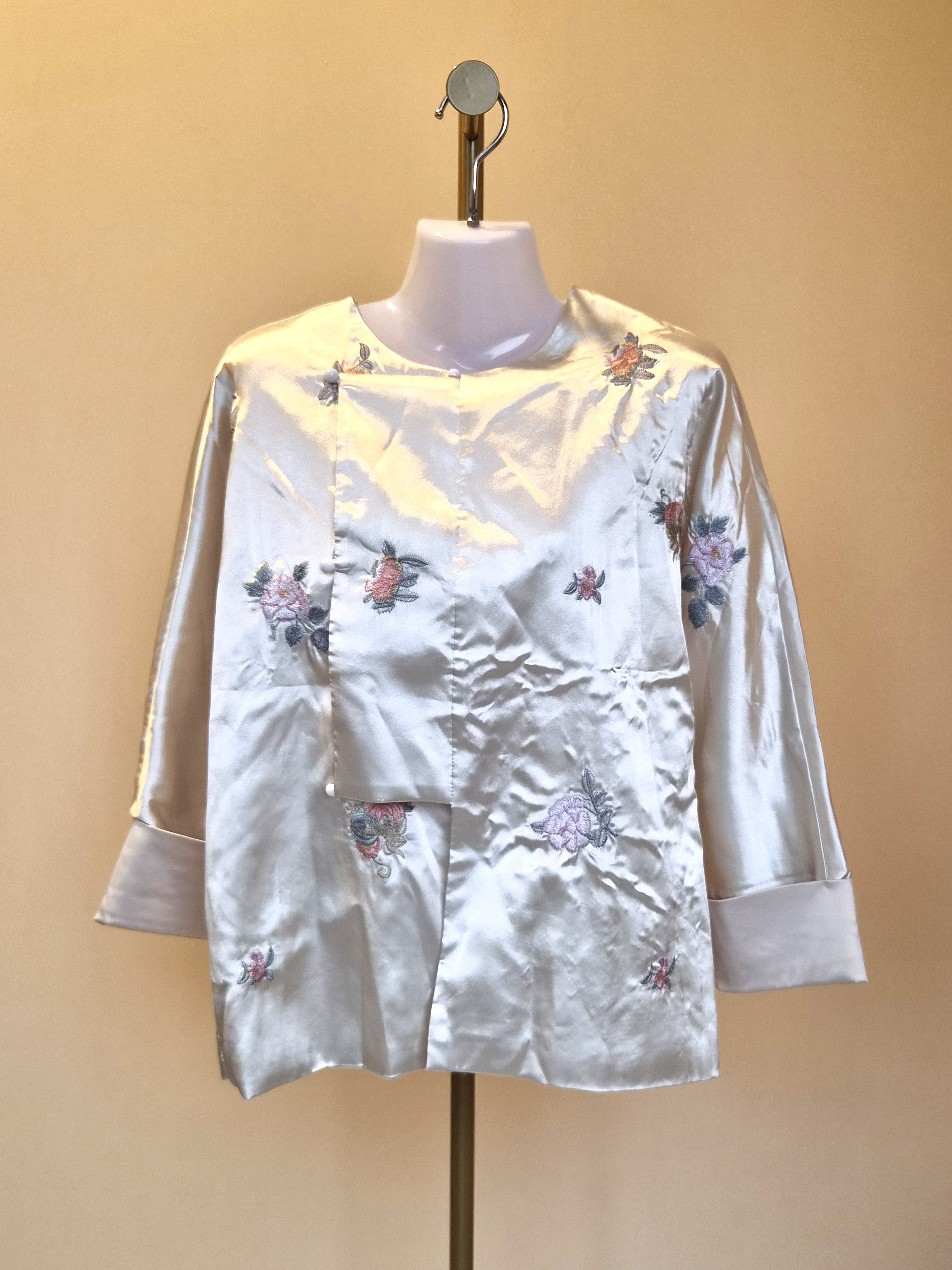 ih White Satin Embroidered Blouse – Size 3 (Approx. M)