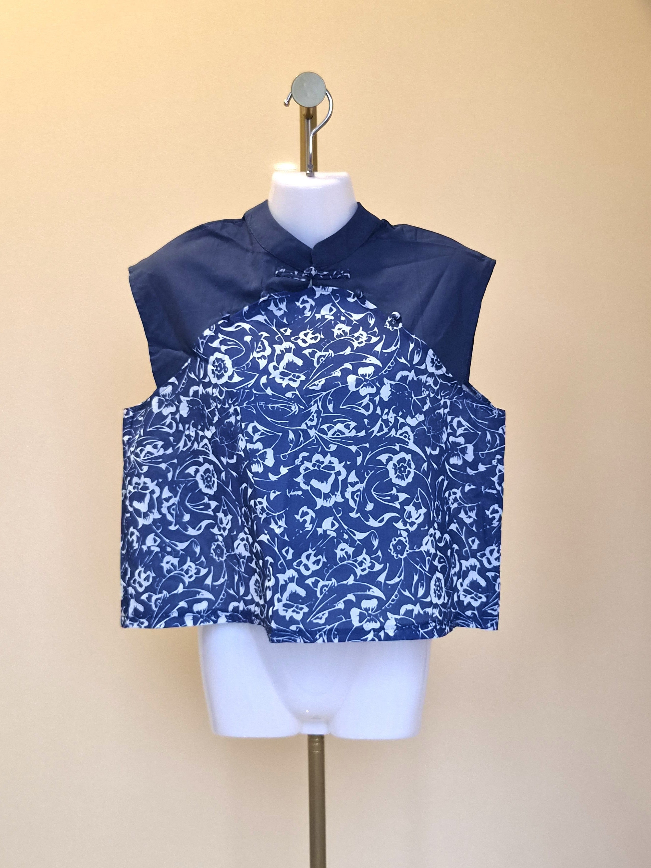 Shanshan Blue Floral Mandarin Collar Top – Size 2XL (Brand New)