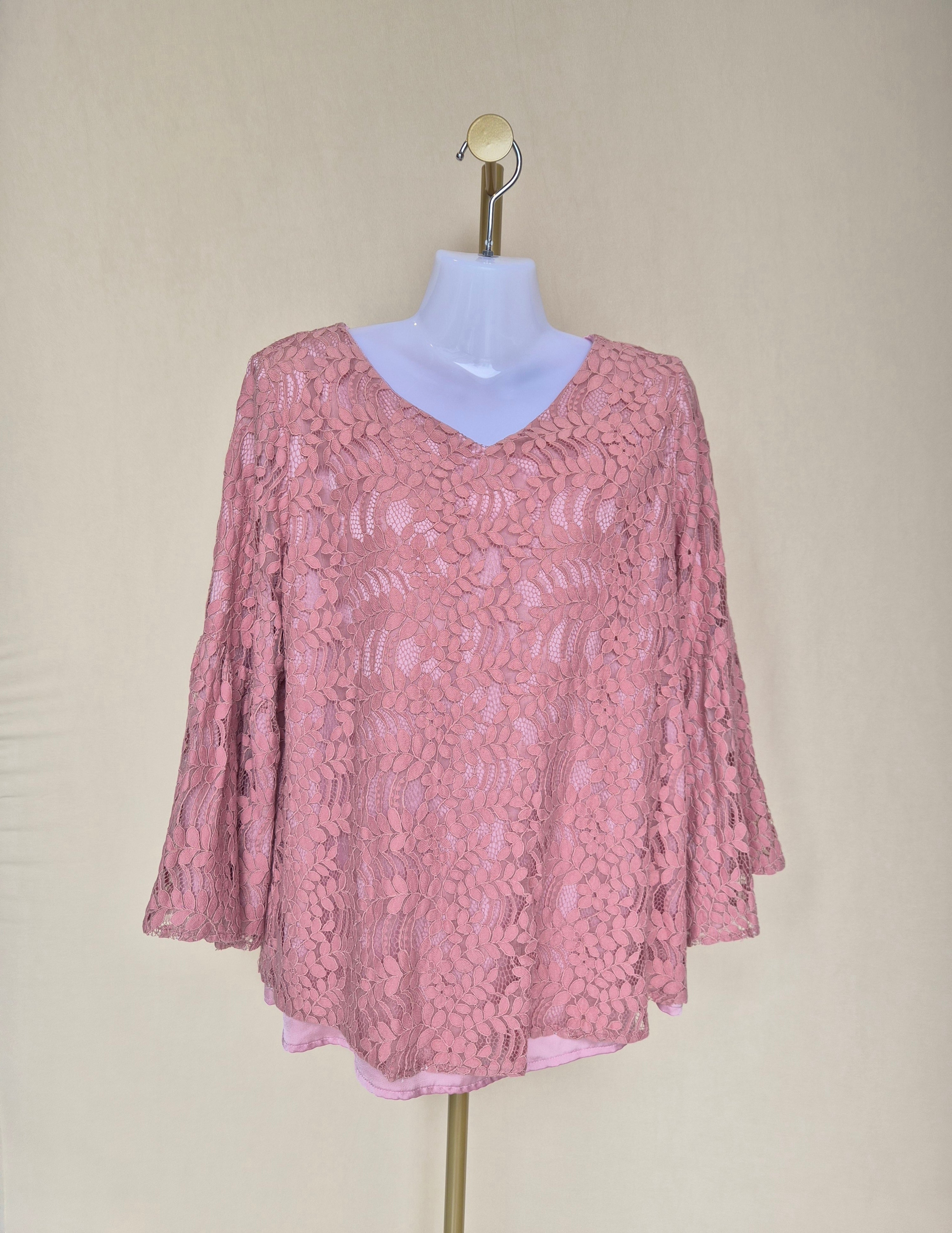 Ms. Read Lace Blouse – UK16 / US12 (L)