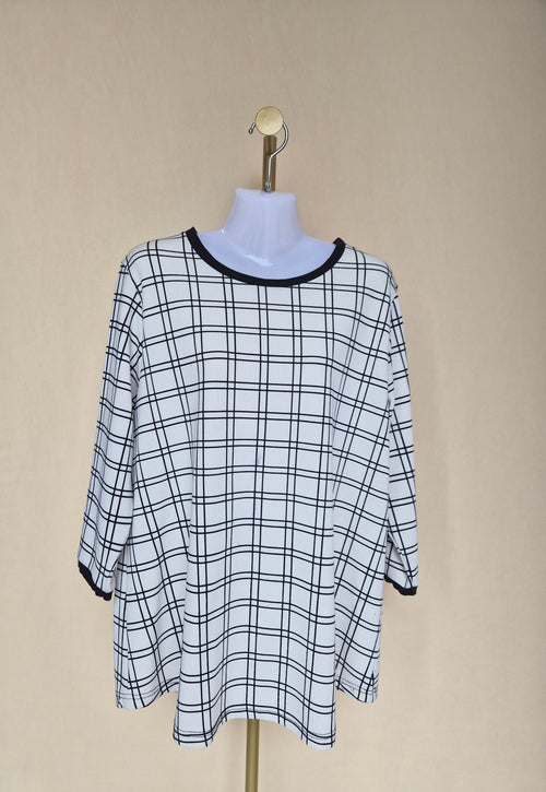 Ms. Read Grid Print Top – UK16 / US12 (L)