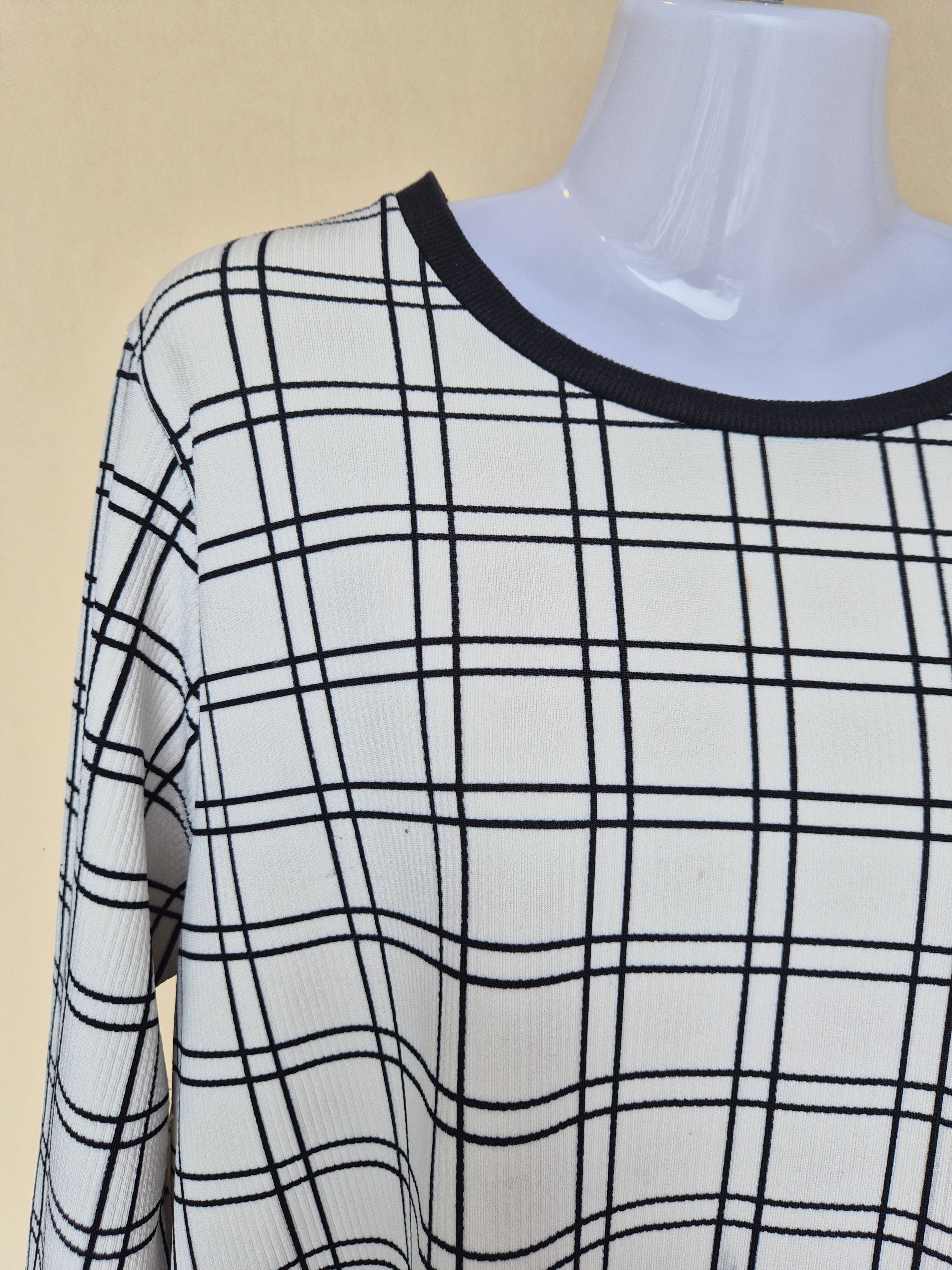 Ms. Read Grid Print Top – UK16 / US12 (L)