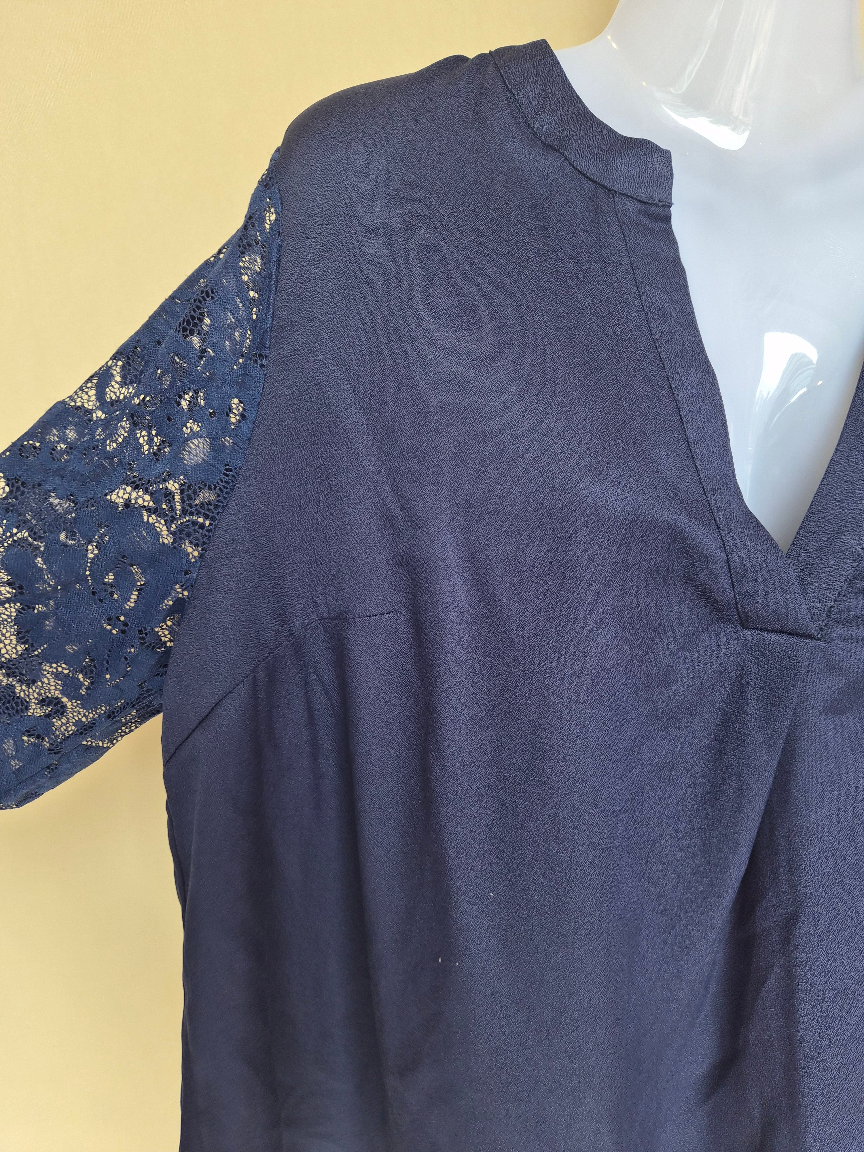 Emery Rose Navy Lace Sleeve Blouse – 2XL