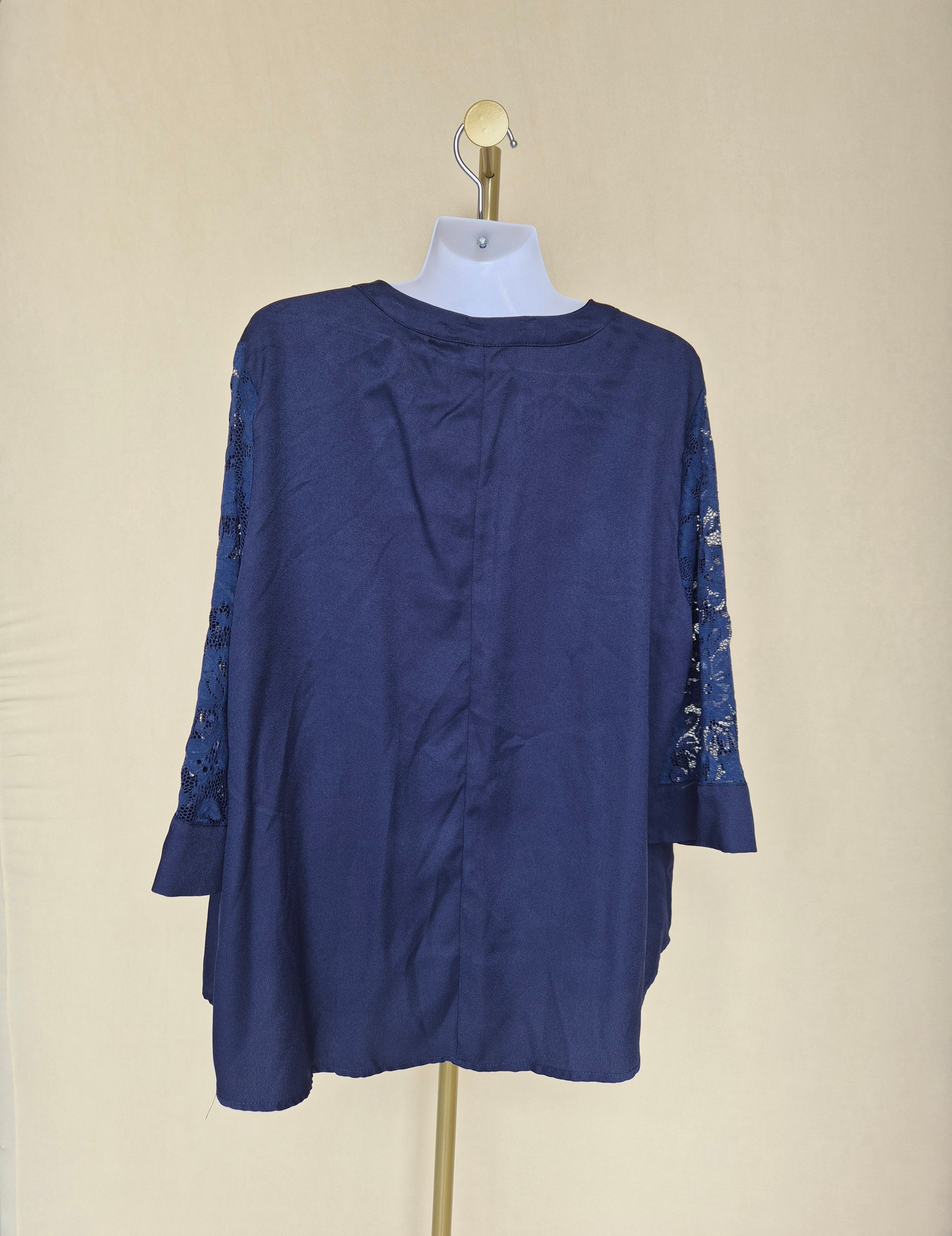 Emery Rose Navy Lace Sleeve Blouse – 2XL