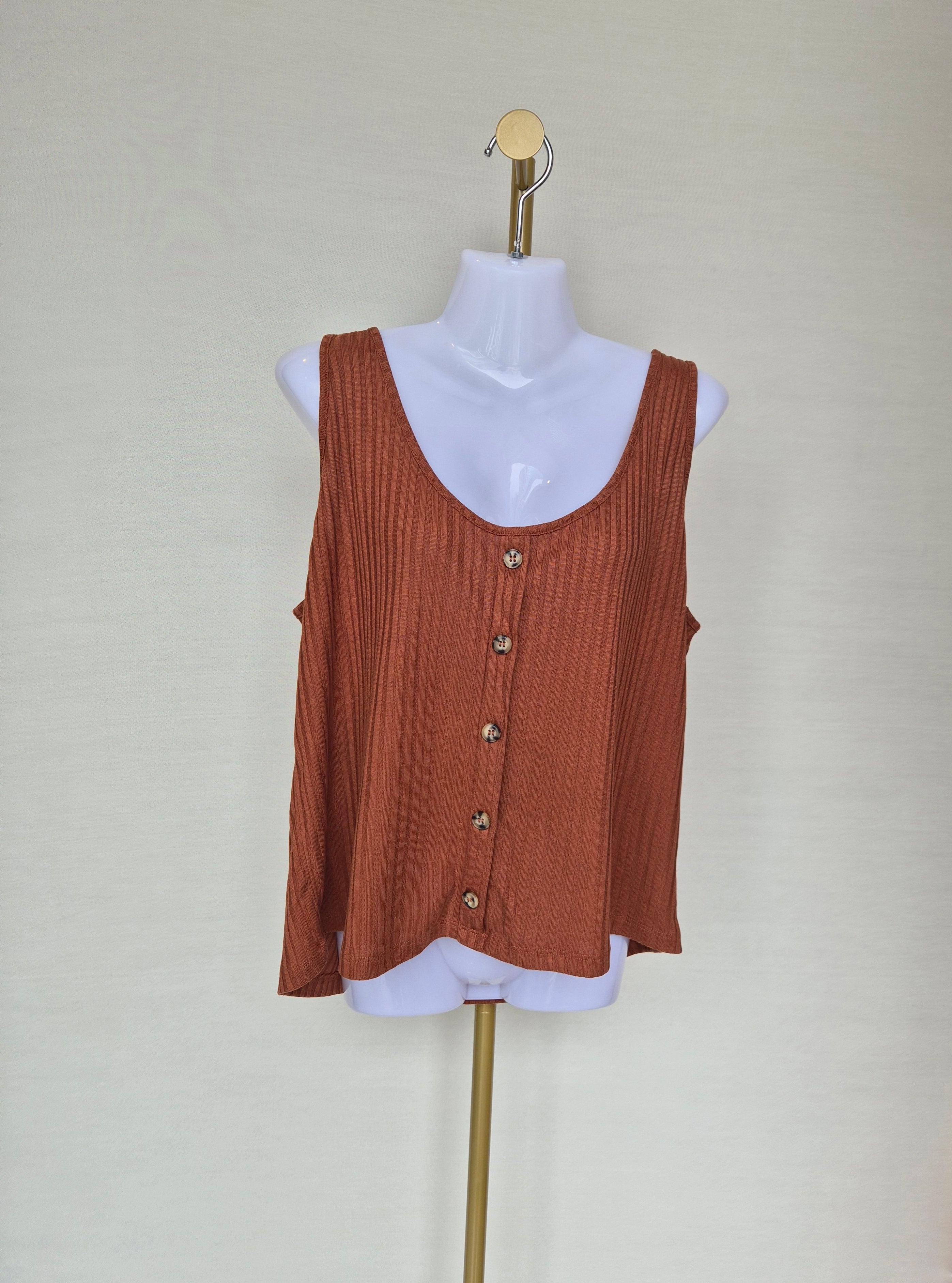 Ribbed Knit Tank Top – Rust Brown Size XL