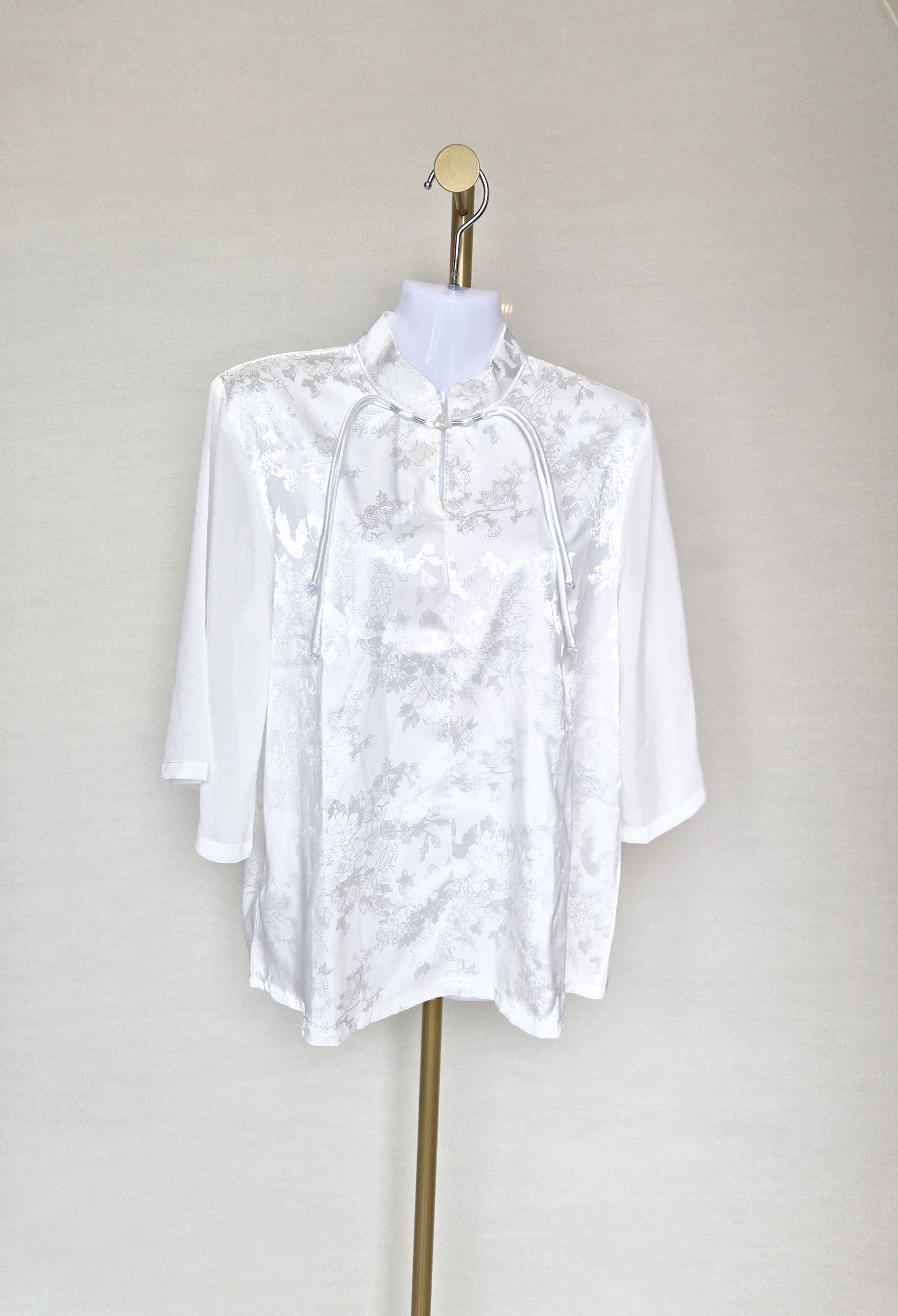 Elegant White Floral Mandarin Collar Blouse Free Size