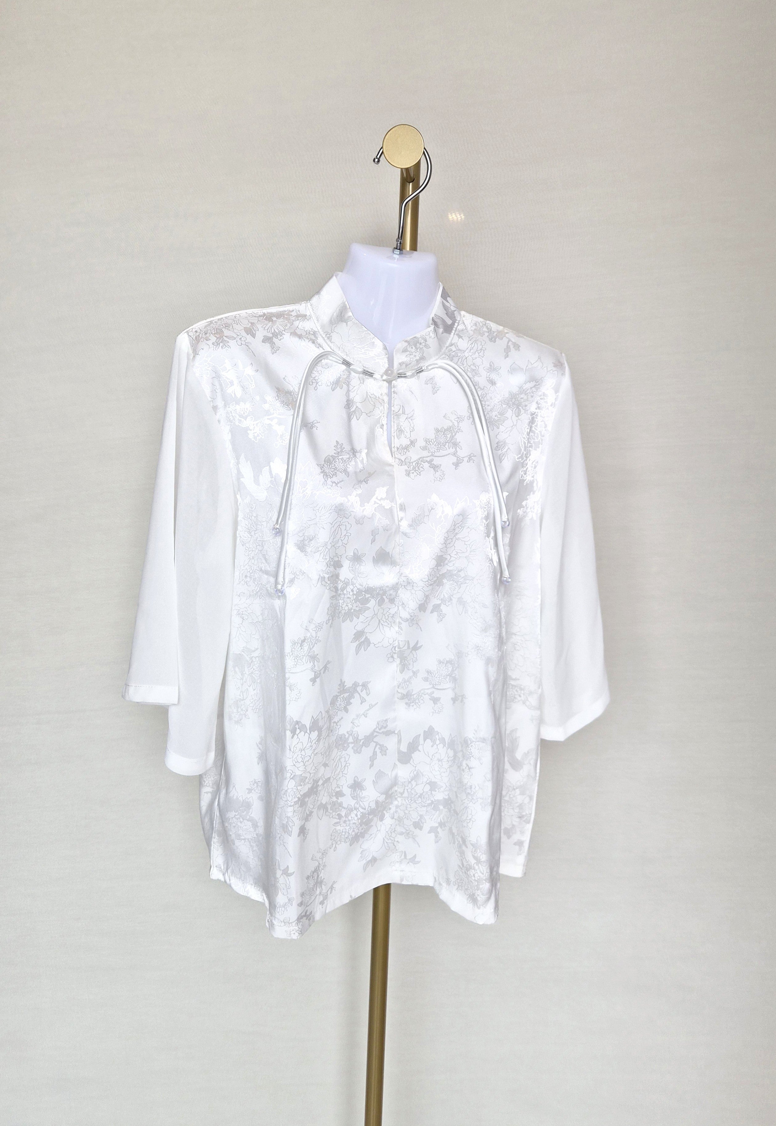 Elegant White Floral Mandarin Collar Blouse Free Size