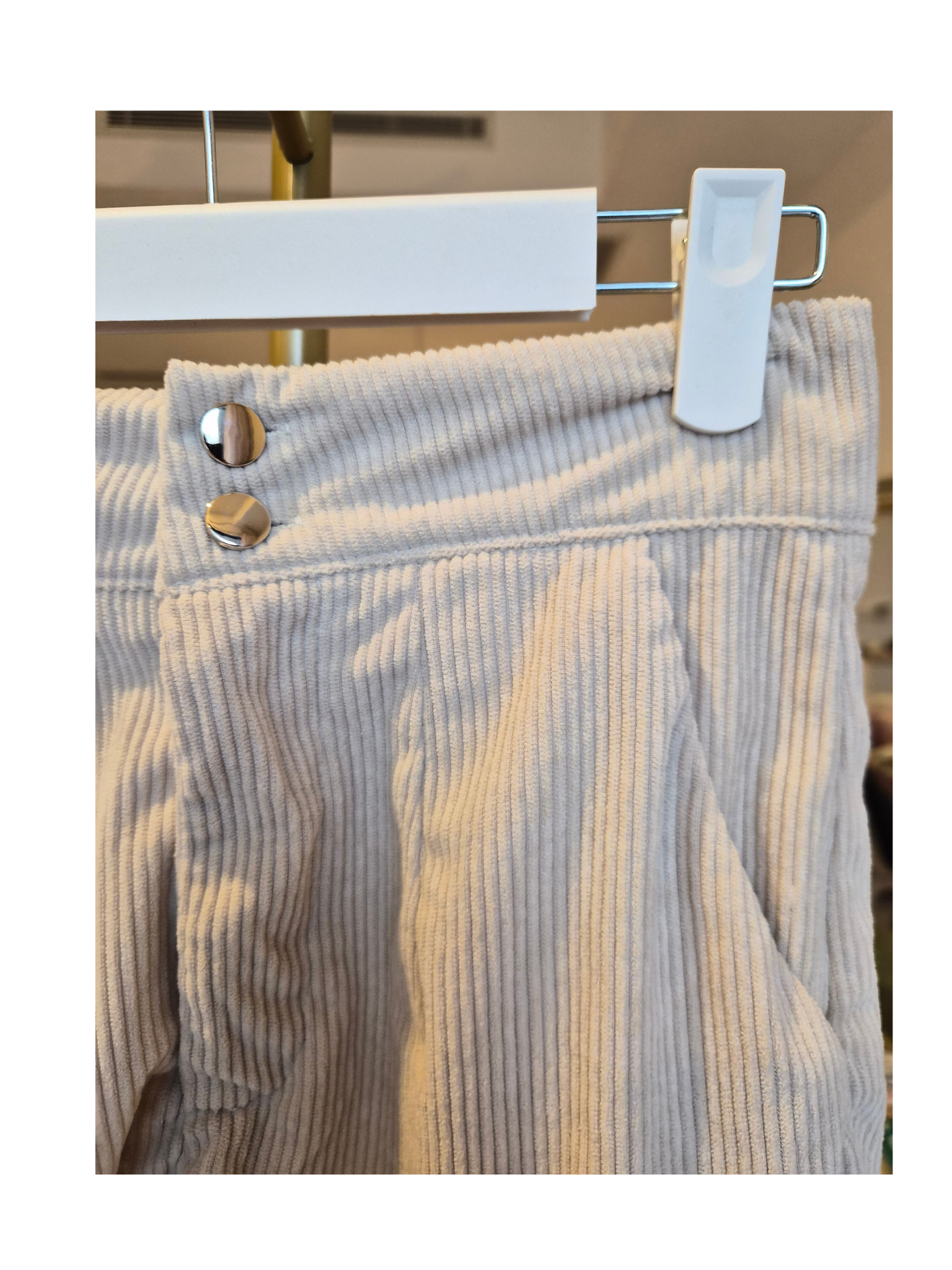 Cream Corduroy High-Waisted Shorts – Size XS