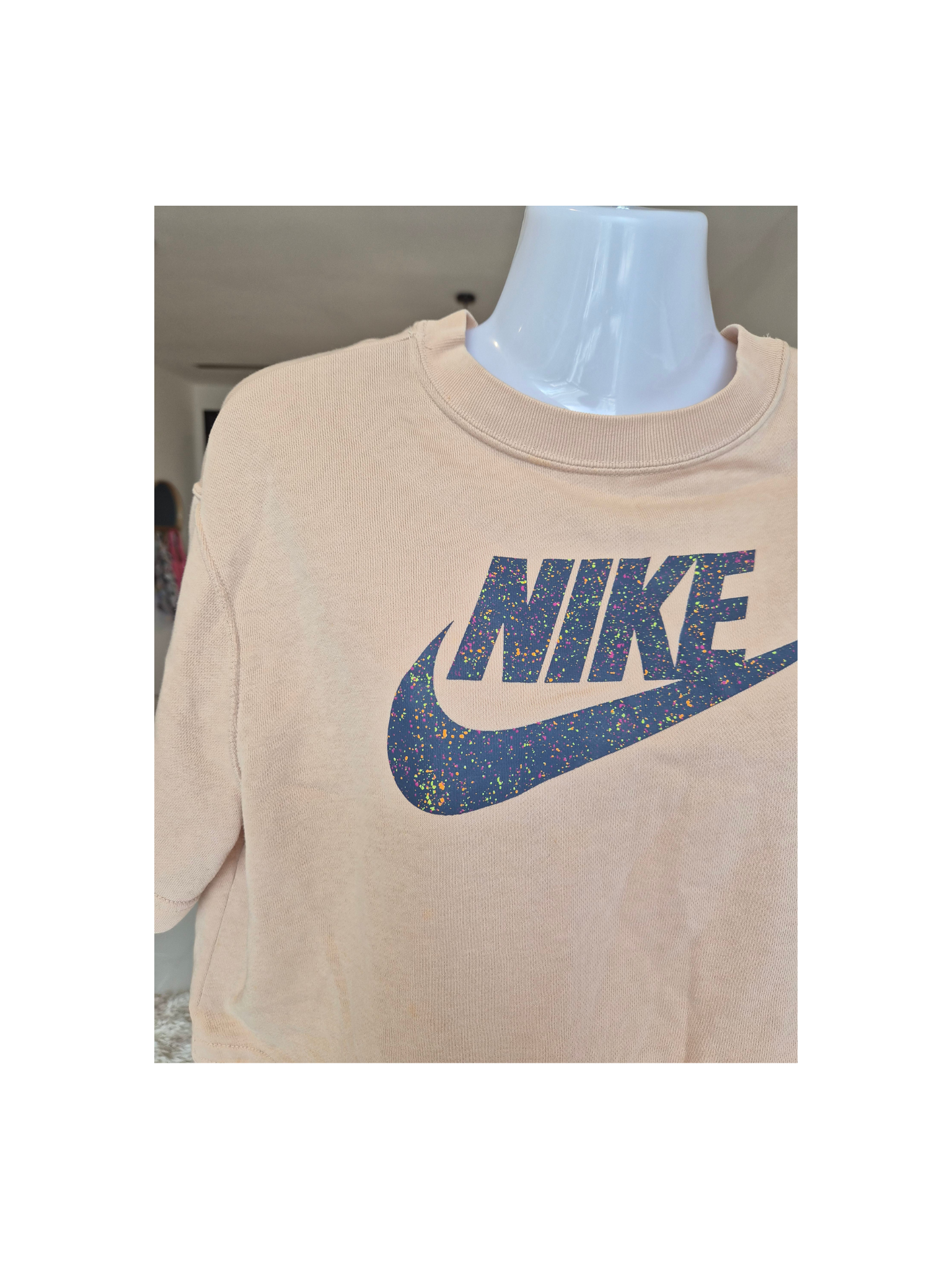 Nike Cropped Logo T-Shirt – Peach | Size M