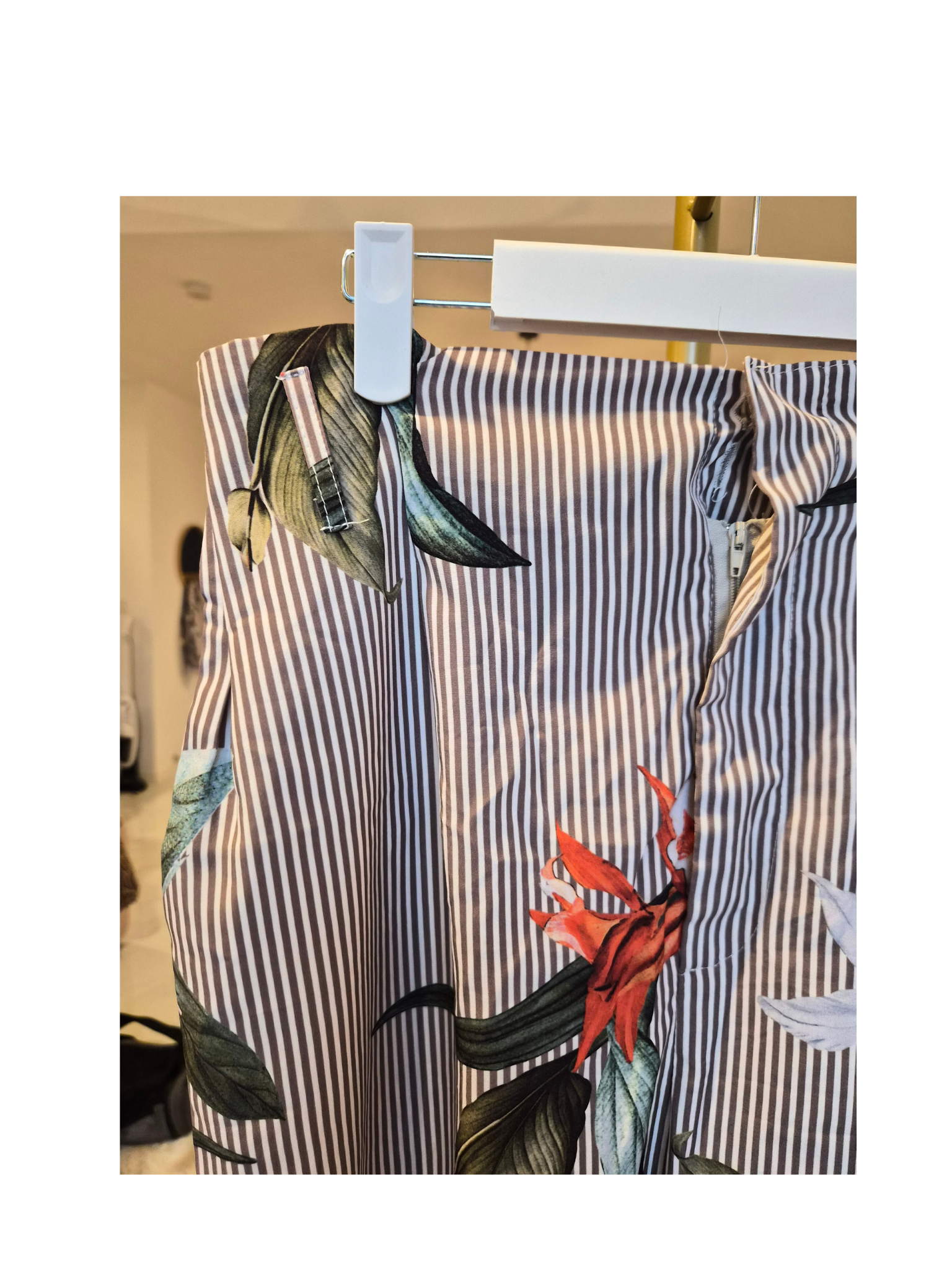 Woman Floral Wide-Leg Trousers – Size L (EU 40)