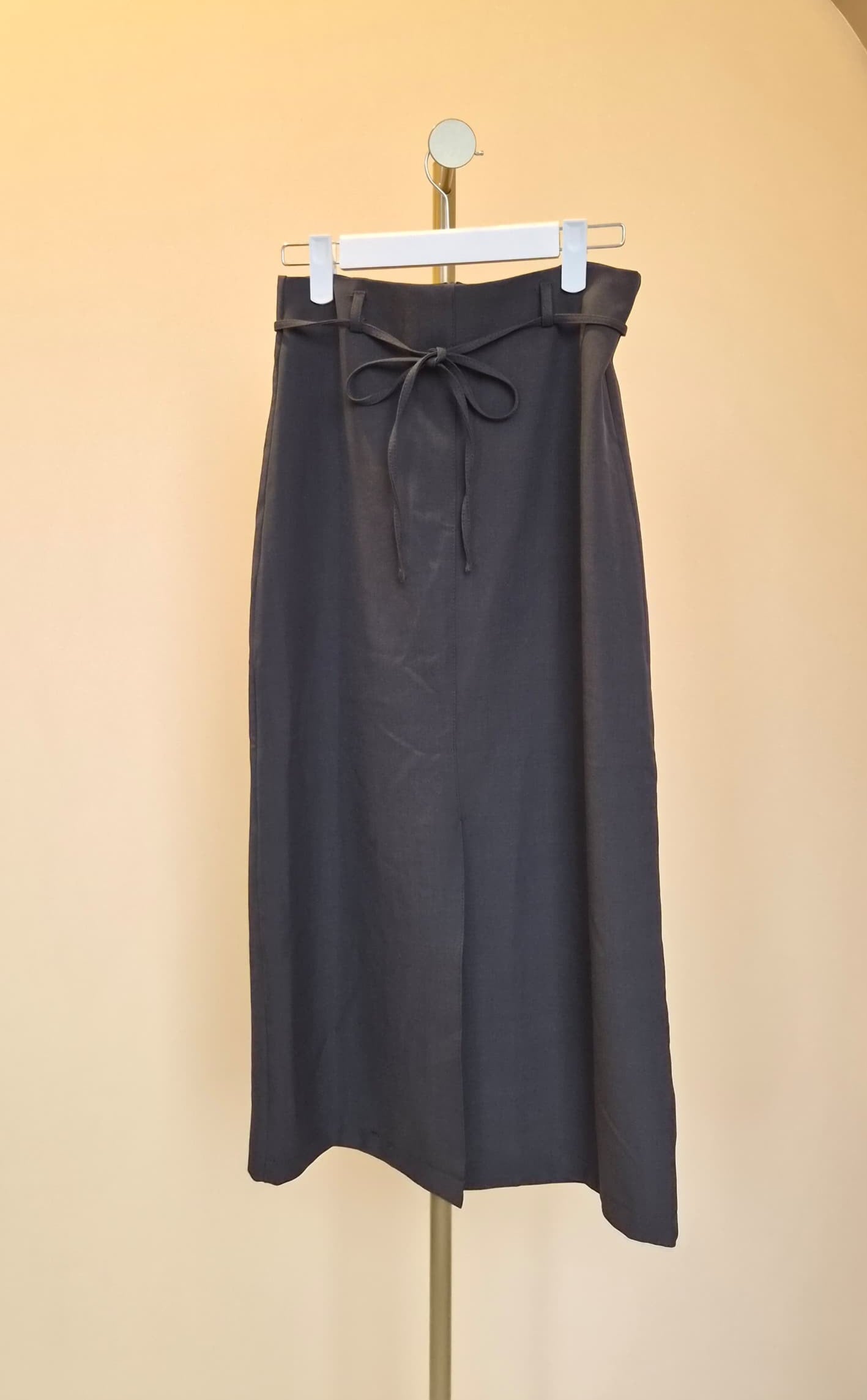 TAPAS Black Tie-Waist Midi Skirt – Size S