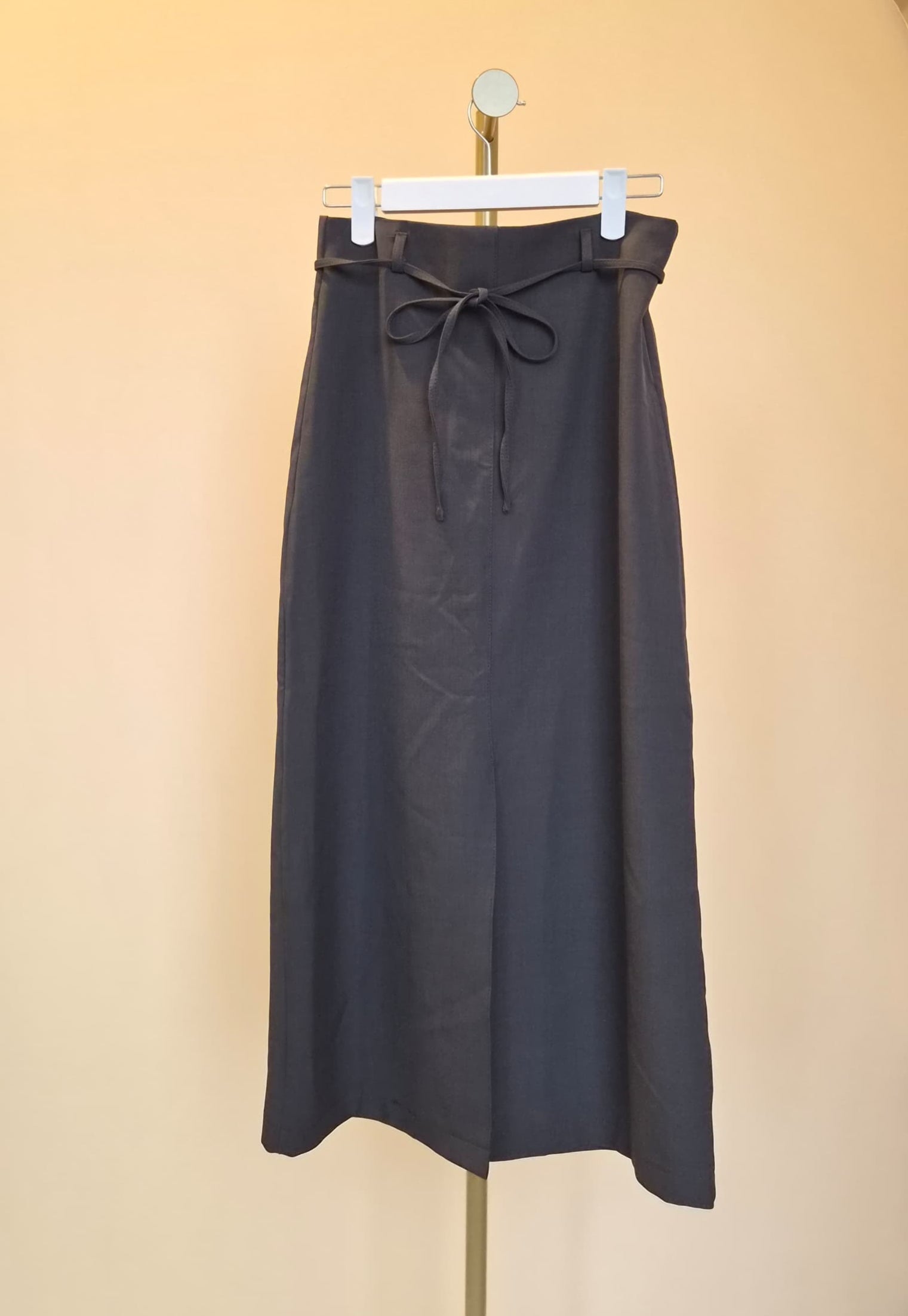 TAPAS Black Tie-Waist Midi Skirt – Size S